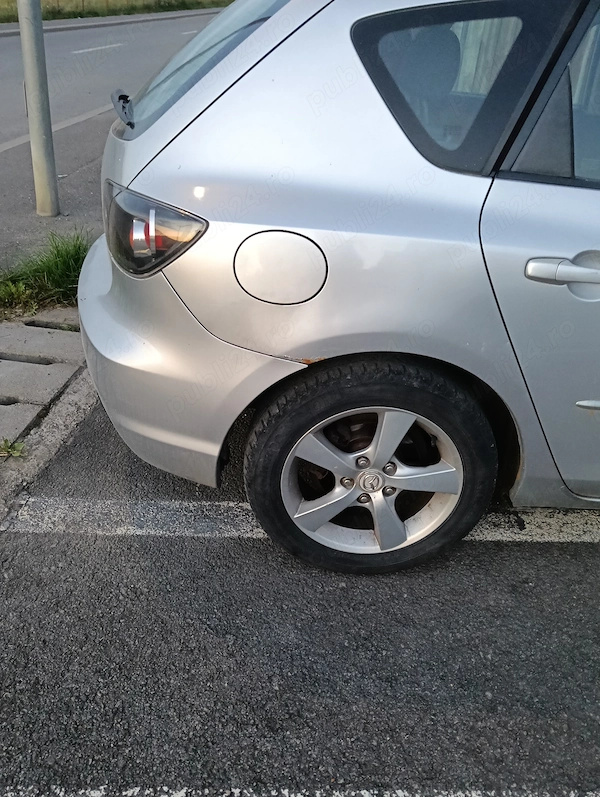 Vând Mazda 3
