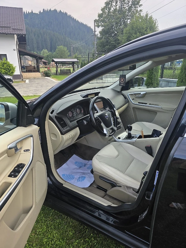 VOLVO XC60 2010 — imagine 7