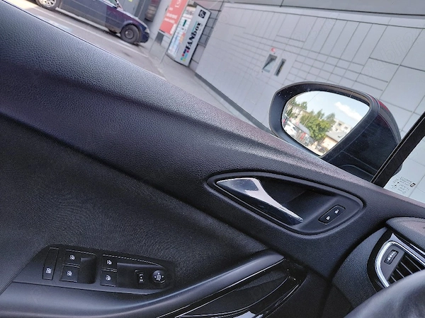 OPEL Astra 2018 — imagine 4