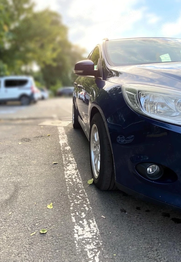 FORD Focus 2013 — imagine 5