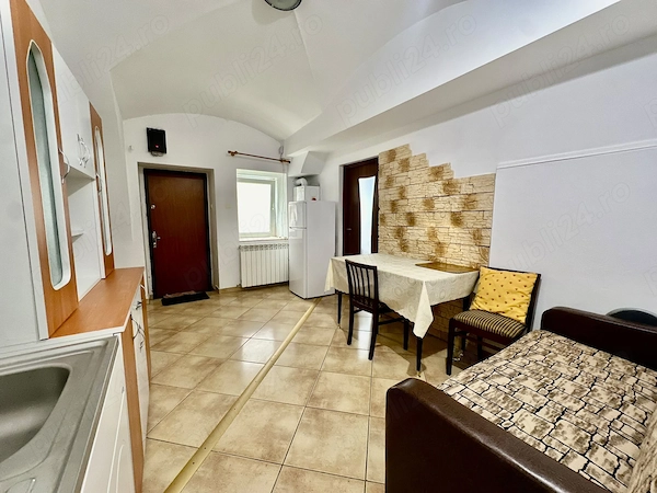 Inchiriez garsoniera la casa in centrul Brasovului, disponibila imediat — fotografia 3