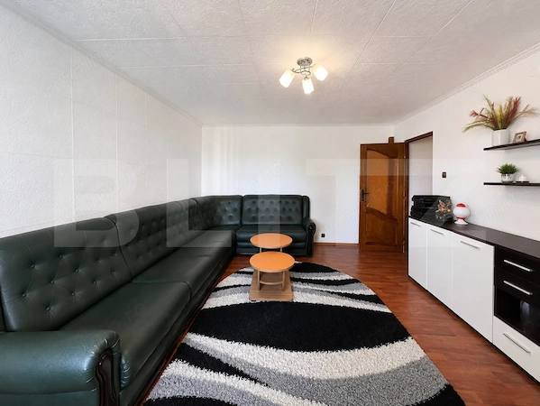 Apartament 3 camere decomandat, 76,94 mp, zona 1 Mai — fotografia 1