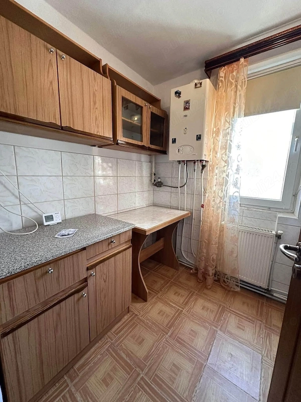 De vanzare apartament cu 2 camere si balconm decomandat, etaj intermediar — fotografia 3