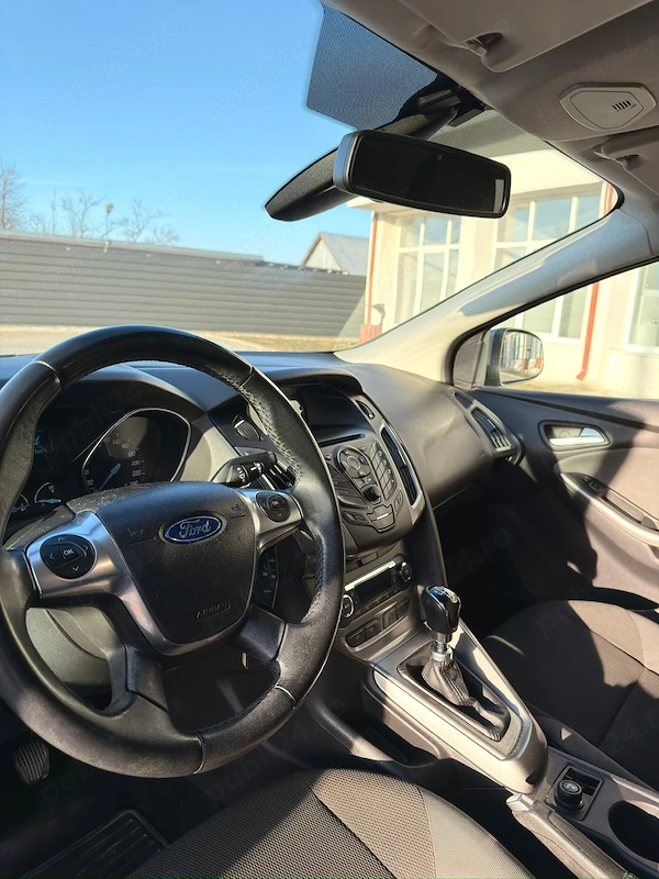 FORD Focus 2011 — imagine 4