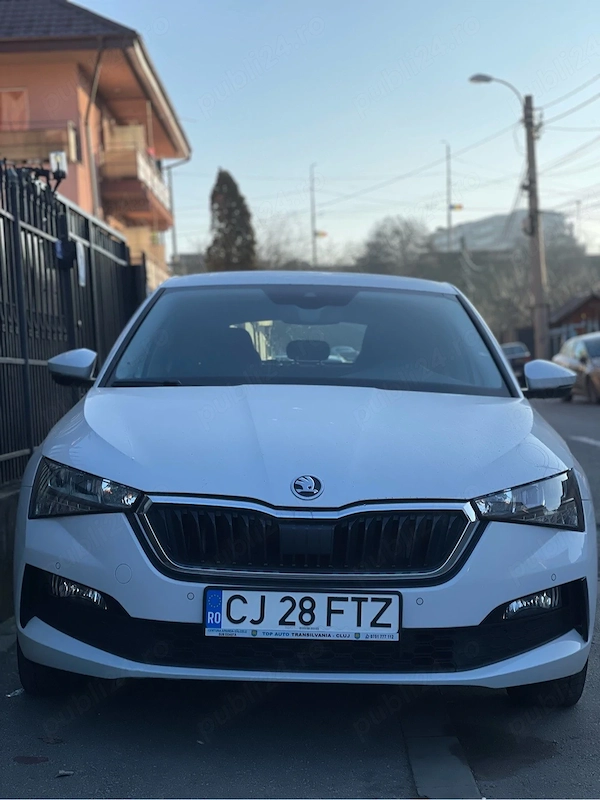 vând Skoda Scala