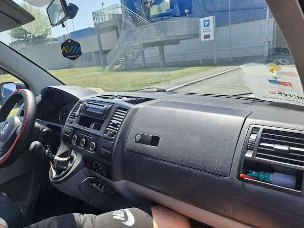 VOLKSWAGEN Transporter 2010 — imagine 2