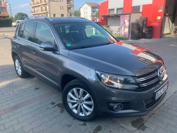 VOLKSWAGEN Tiguan