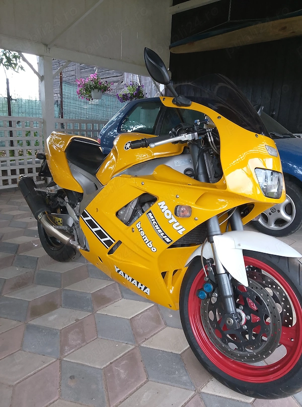 Yamaha FZR 1000 exup