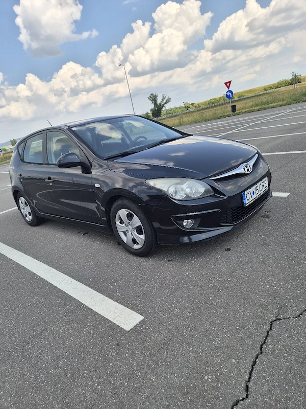HYUNDAI i30 2011 — imagine 3