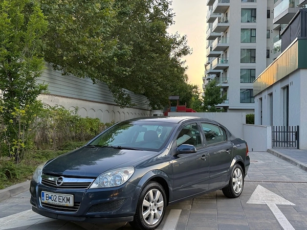Opel Astra H Sedan 143.000 KM 1.6 Benzina