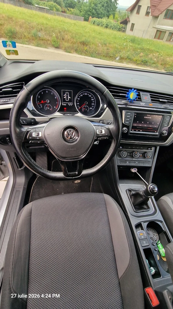 VOLKSWAGEN Touran 2016 — imagine 5