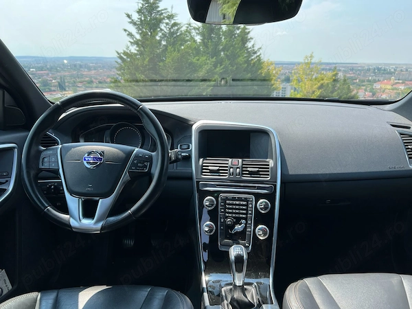 VOLVO XC60 2017 — imagine 4