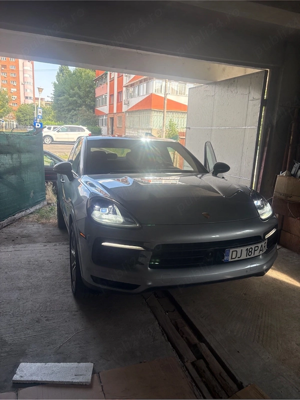 PORSCHE Cayenne 2022 — imagine 3