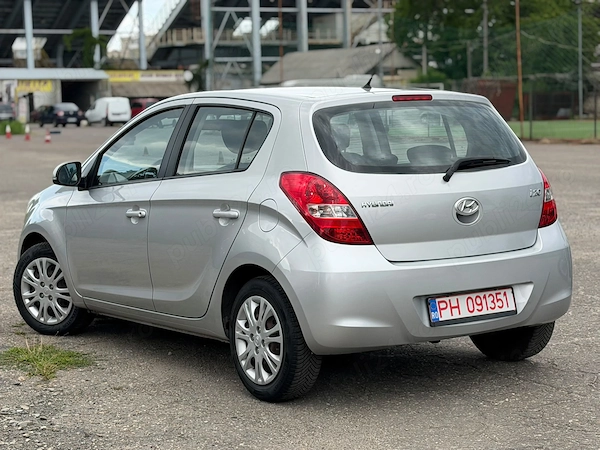 HYUNDAI i20 2013 — imagine 4