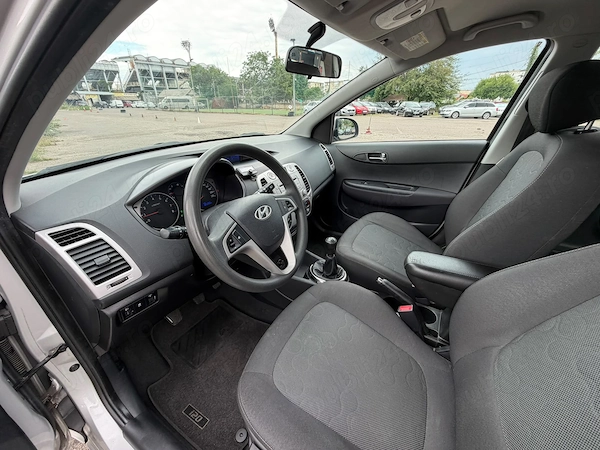 HYUNDAI i20 2013 — imagine 6