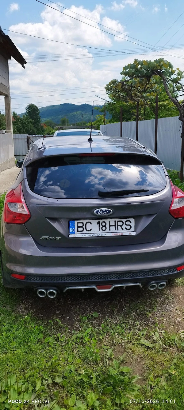 FORD Focus 2011 — imagine 5