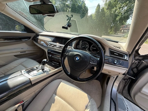 BMW 7 Series 2011 — imagine 4