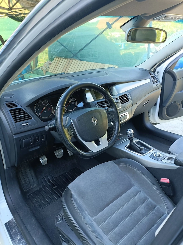 RENAULT Laguna