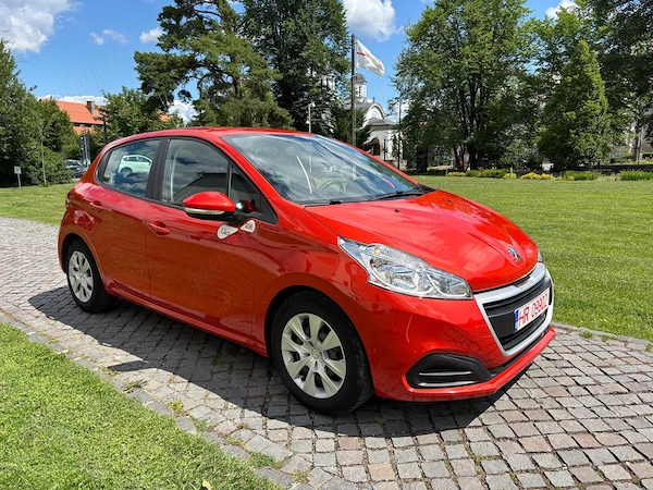Peugeot 208-- v-2018-Benzines-Klimas