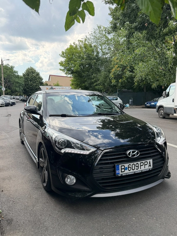 HYUNDAI Veloster