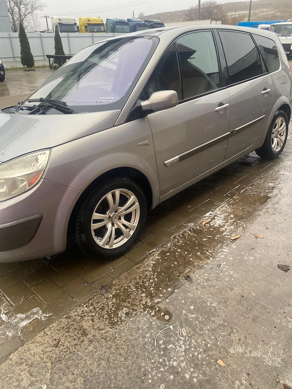 RENAULT Grand Scenic 2004 — imagine 3