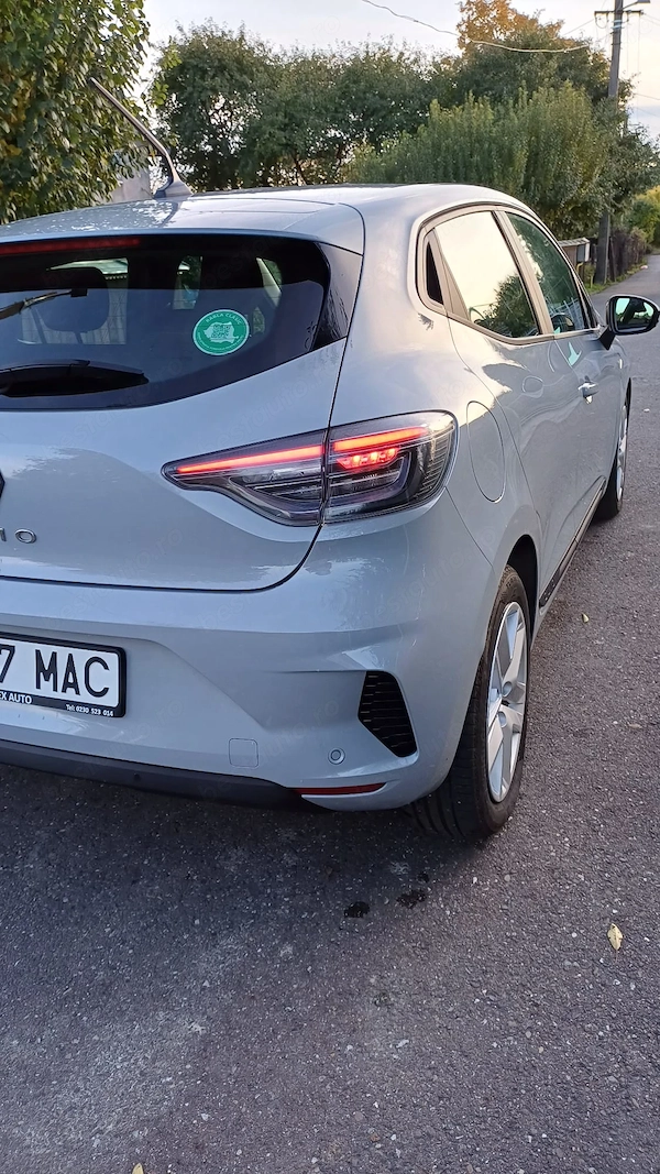 RENAULT Clio 2024 — imagine 16