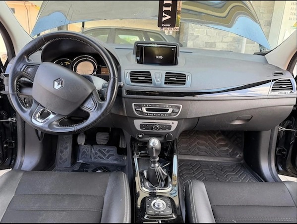 RENAULT Megane 2015 — imagine 3