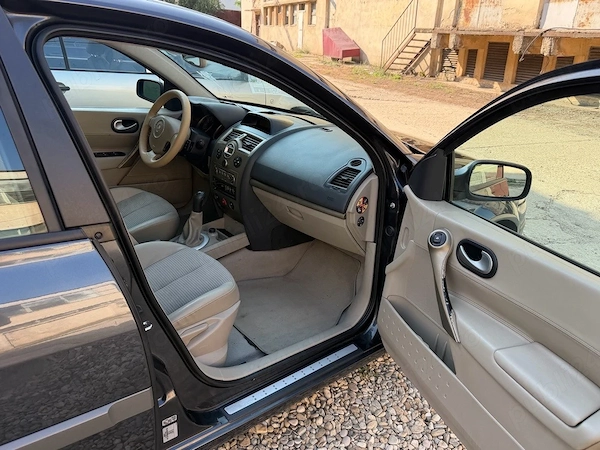 RENAULT Megane 2009 — imagine 9