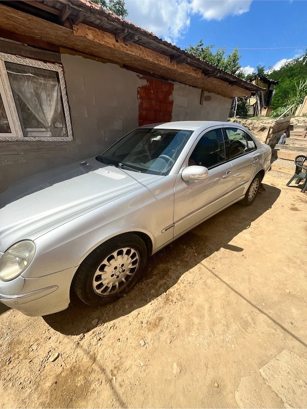 vand sau schimb mercedes e clas