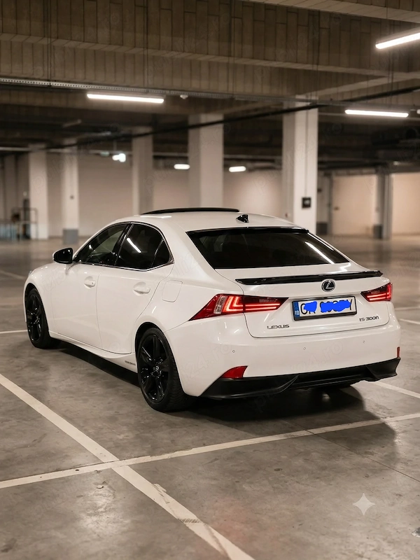 Vand LEXUS IS 300H LUXURY ,,Mark Levinson,scaune ventilate,perdeluta electrica,volan incalzit,etc. ,