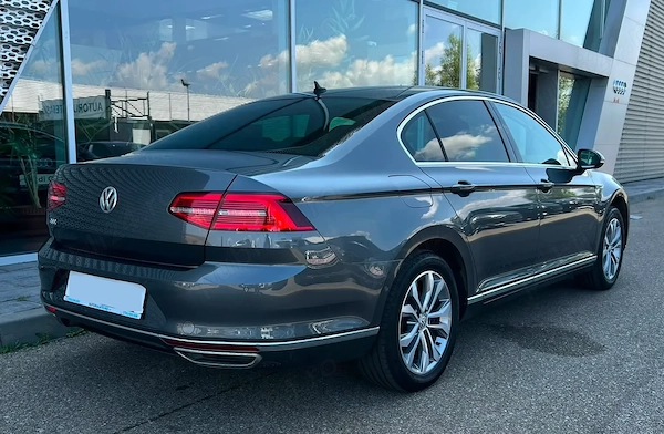 VOLKSWAGEN Passat 2017 — imagine 4