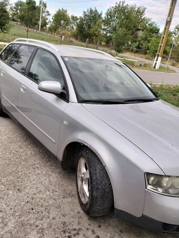 AUDI A4 2004 — imagine 4