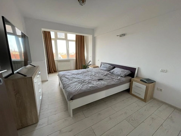 Apartament 3 camere-complet renovat-panorama superba-Semicentral — fotografia 3