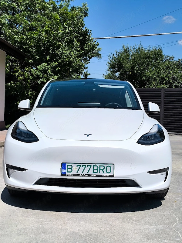 TESLA Model Y 2023 — imagine 4