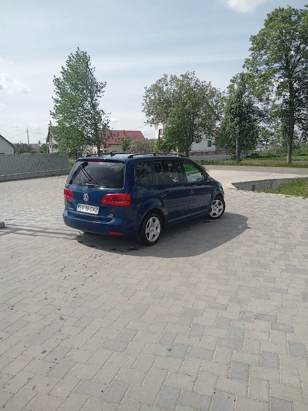 VOLKSWAGEN Touran 2011 — imagine 3