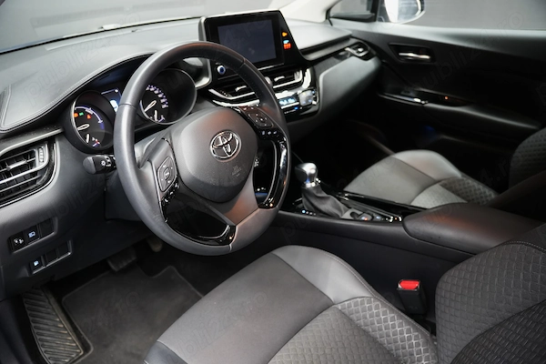 TOYOTA C-HR 2023 — imagine 7