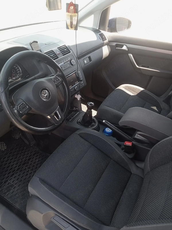 VOLKSWAGEN Touran 2011 — imagine 5
