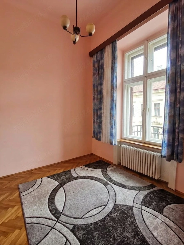 Apartament Ultracentral cu 3 camere,Boxa si cota parte de teren — fotografia 3