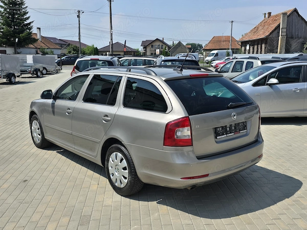 SKODA Octavia 2013 — imagine 3