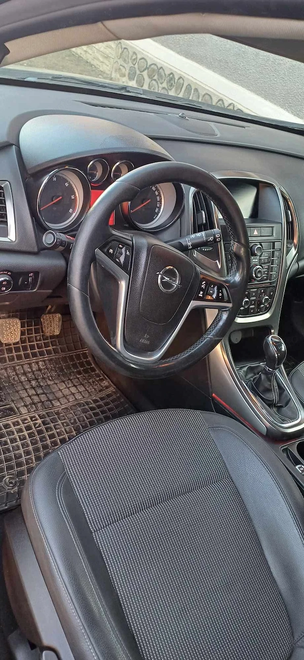 OPEL Astra 2011 — imagine 6