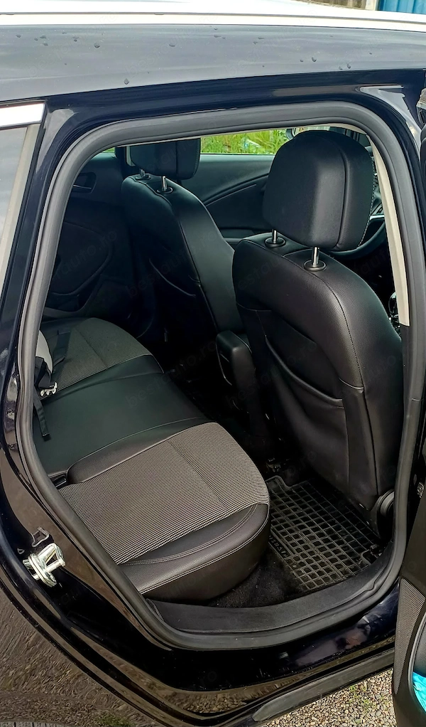 OPEL Astra 2011 — imagine 7