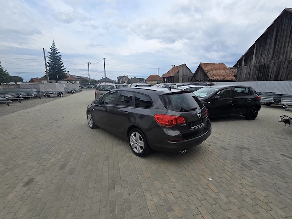 OPEL Astra 2011 — imagine 8