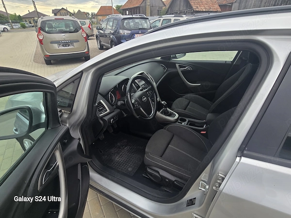 OPEL Astra 2011 — imagine 14