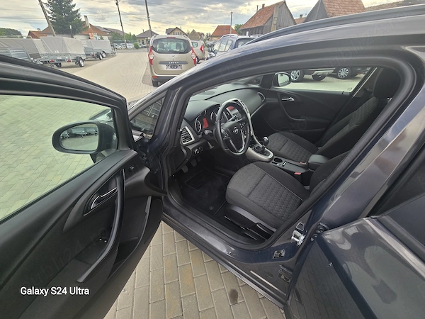 OPEL Astra 2013 — imagine 10