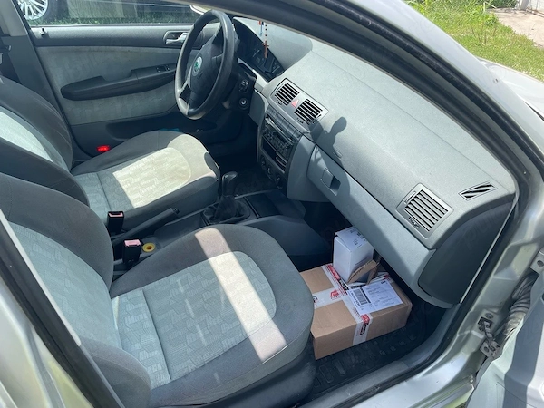 SKODA Fabia 2000 — imagine 2