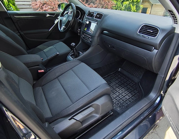 VOLKSWAGEN Golf 2010 — imagine 4