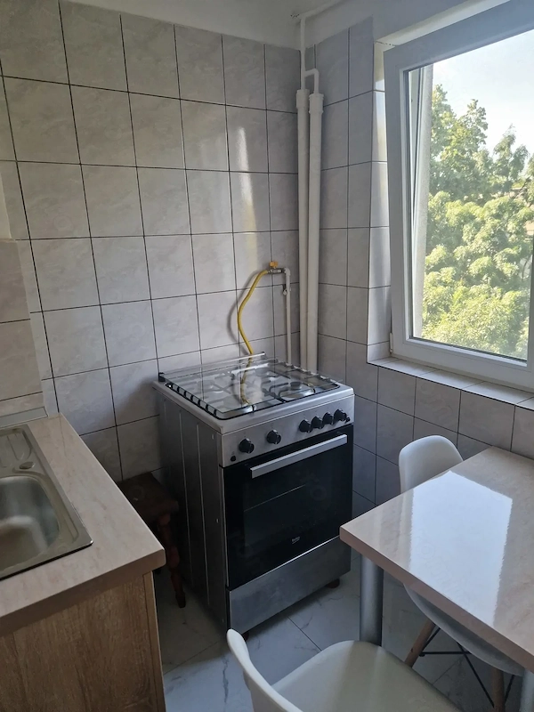 Închiriez garsonieră — fotografia 3