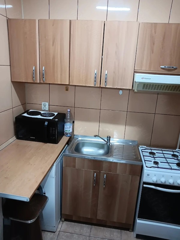 Garsonieră de închiriat in Târgu Mureș ,str 22 Decembrie în apropiere de UMF — fotografia 2