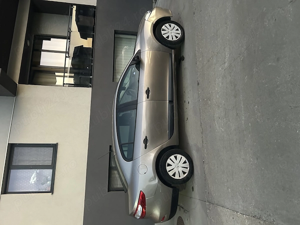 RENAULT Fluence 2011 — imagine 2