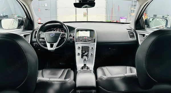 VOLVO XC60 2017 — imagine 6